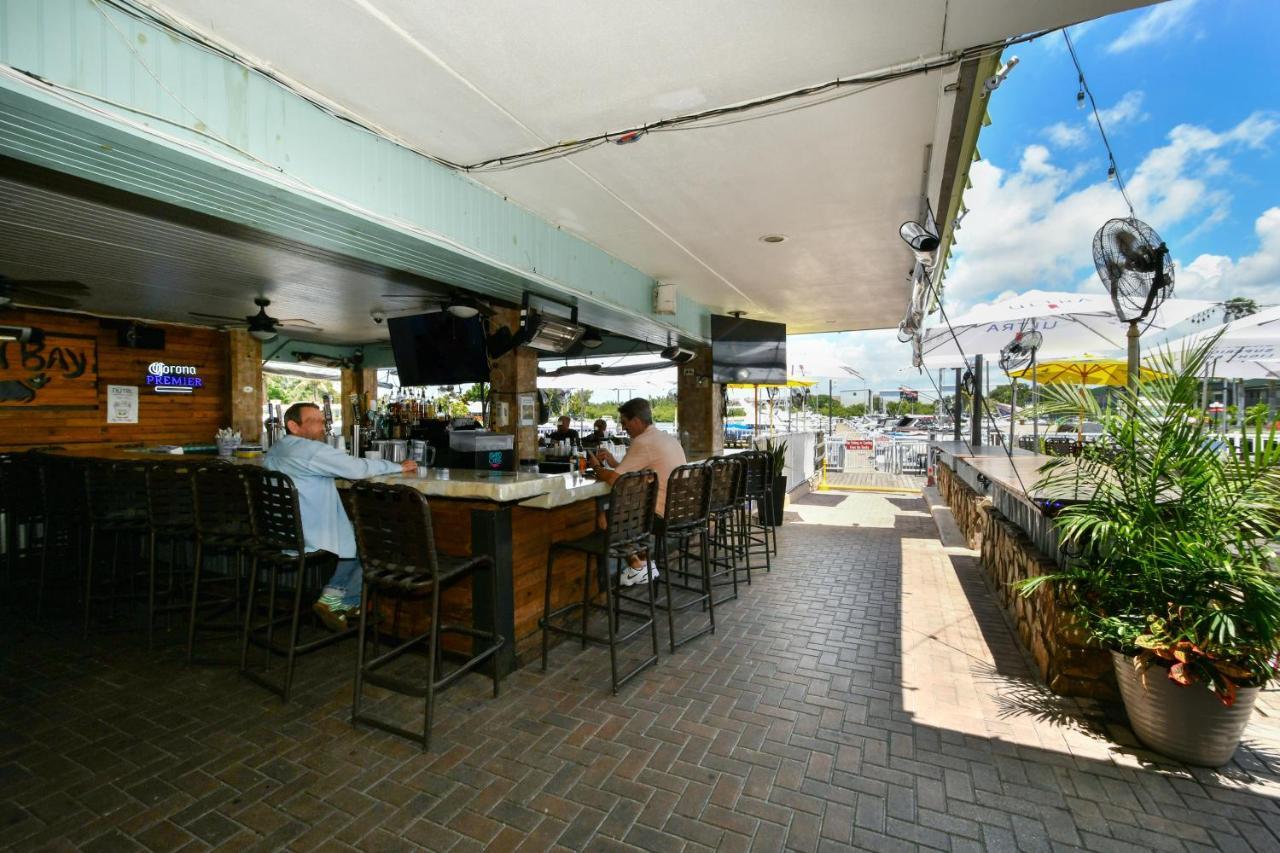 Remodeled, Huge Pool, Tiki Bar & Grill, Quiet Room Sarasota Esterno foto