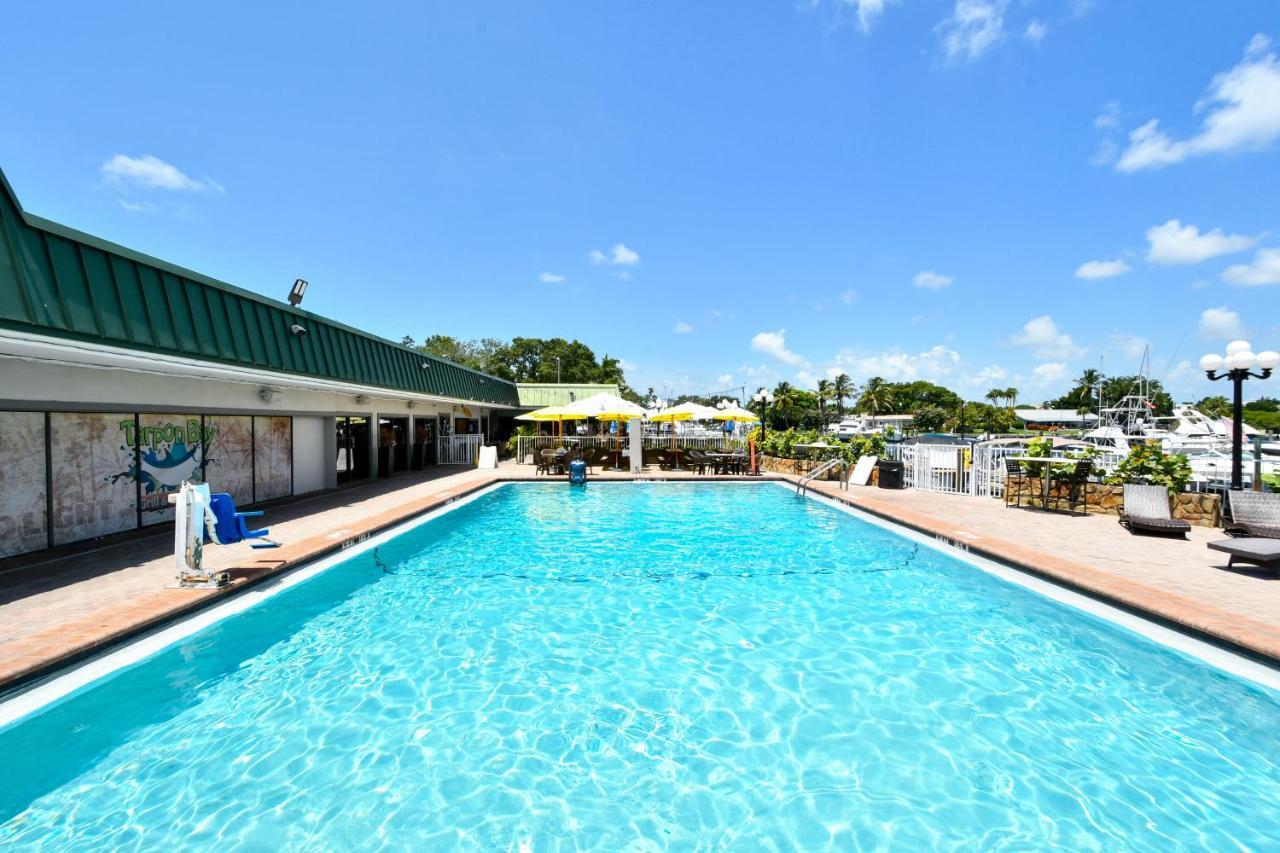 Remodeled, Huge Pool, Tiki Bar & Grill, Quiet Room Sarasota Esterno foto