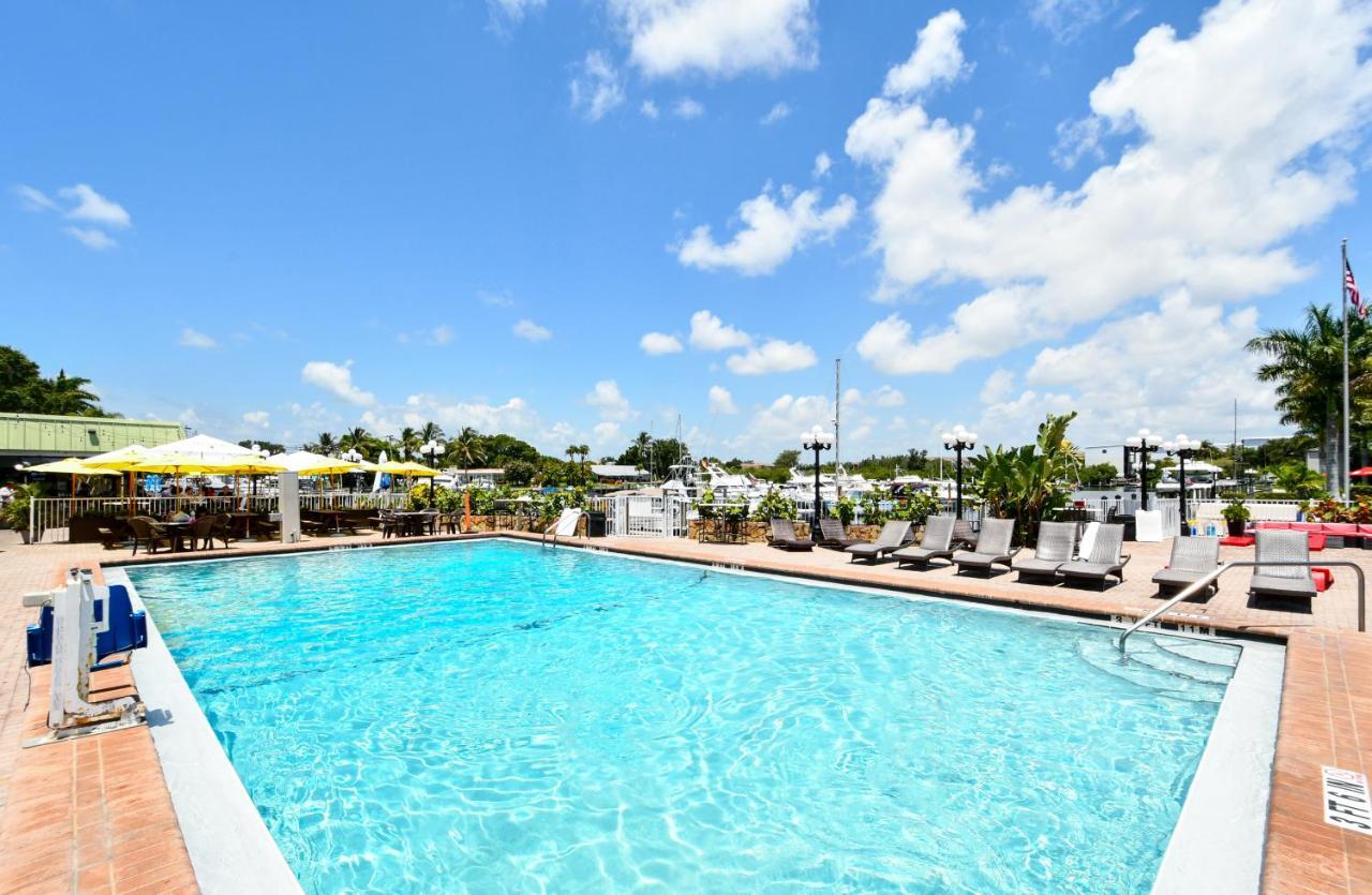 Remodeled, Huge Pool, Tiki Bar & Grill, Quiet Room Sarasota Esterno foto